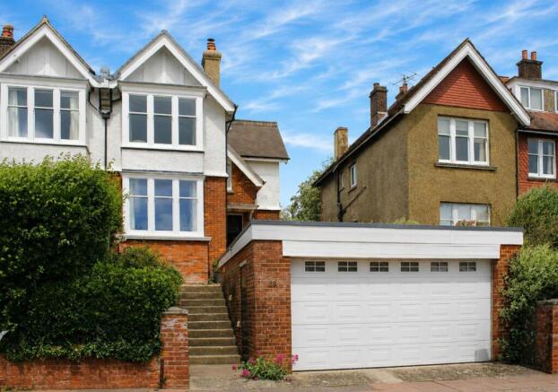 4 bed property, in The Avenue, £1,450,000