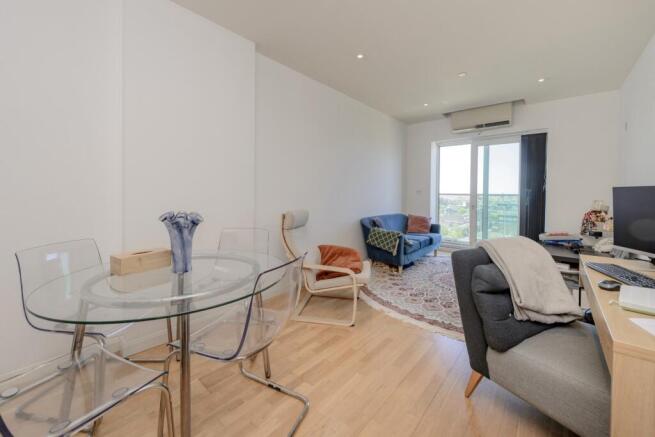 1 bed property, in Cavalier House, £369,999