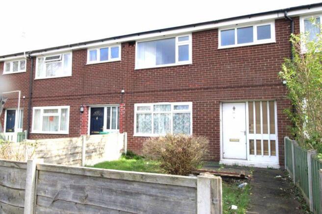 2 bed property, in Abbeyville Walk, £220,000