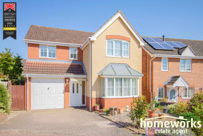 4 bed property, in Yeats Way, £325,000