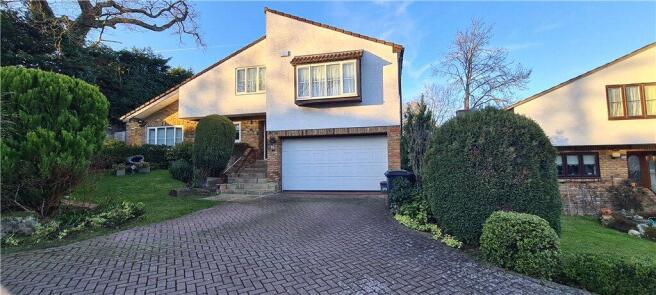 5 bed property, in Warbank Lane, £1,800,000