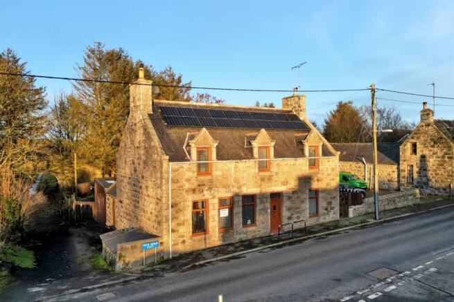 6 bed property, in Deer Road East, £195,000