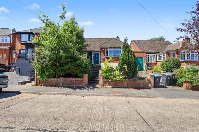 2 bed property, in Lechmere Avenue, £540,000