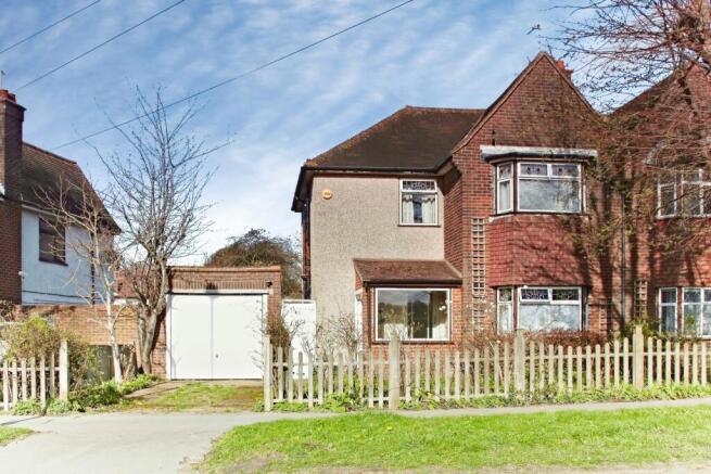 3 bed property, in Waddon Way, £500,000