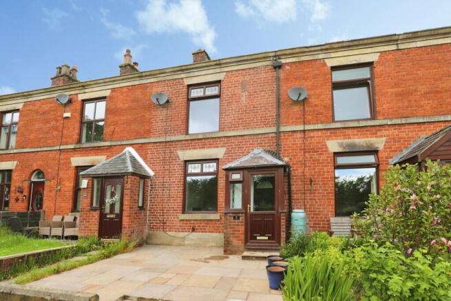 2 bed property, in Pleasant Street, £199,995
