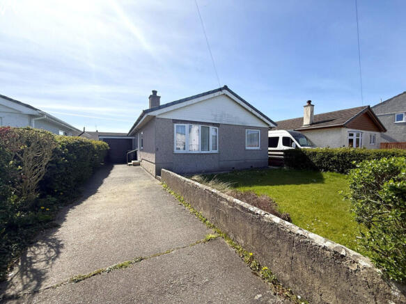3 bed property, in Tyn Rhos Estate, £195,000