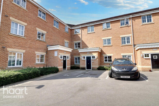 2 bed property, in Jenkinson Grove, £80,000