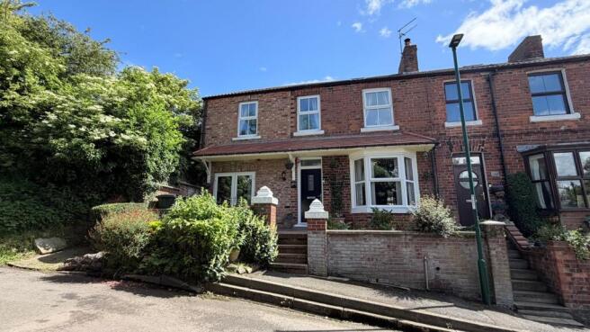 4 bed property, in Seymour Hill Terrace, £165,000