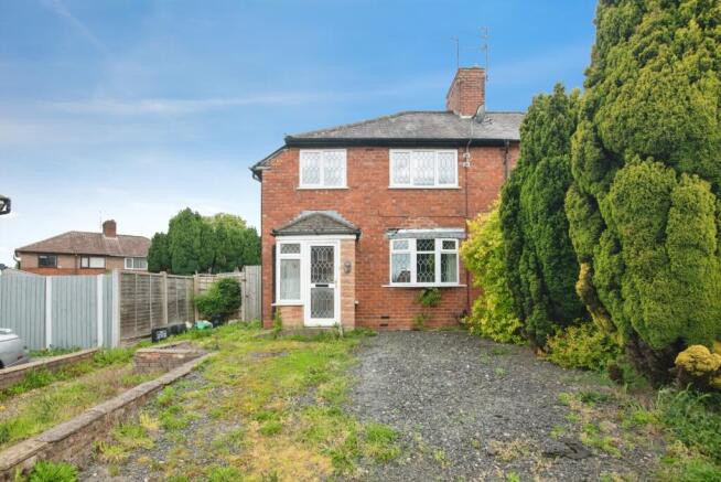 3 bed property, in Ashfield Crescent, £160,000