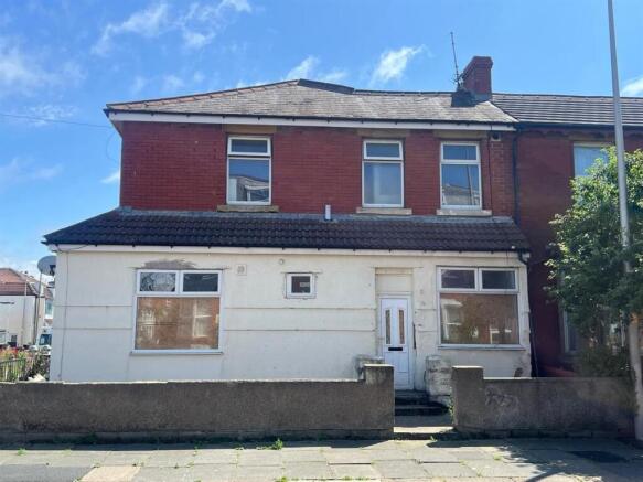 4 bed property, in Yates Street, £75,000