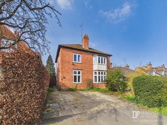 4 bed property, in Victoria Avenue, £575,000