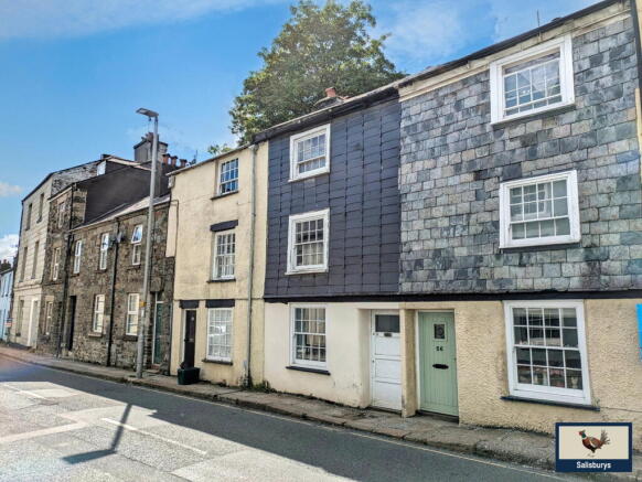 1 bed property, in West Street, £185,000
