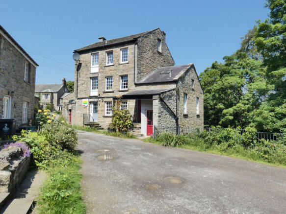 1 bed property, in Waters Edge, £190,000