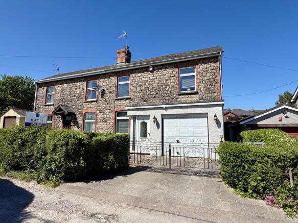 3 bed property, in Tump Lane, £350,000