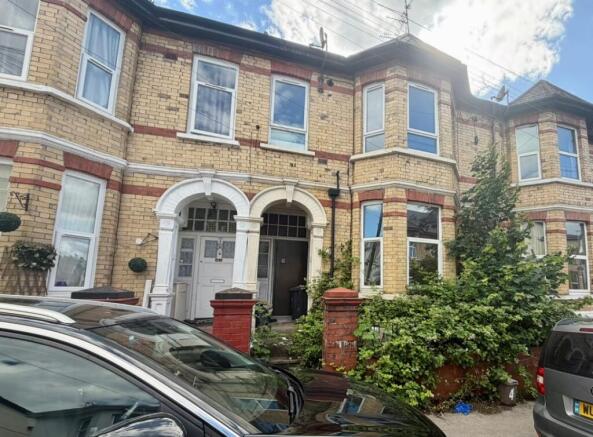 4 bed property, in York Place, £125,000
