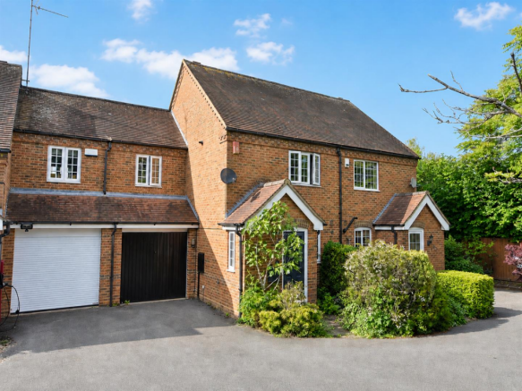 3 bed property, in Timber Lane, £380,000