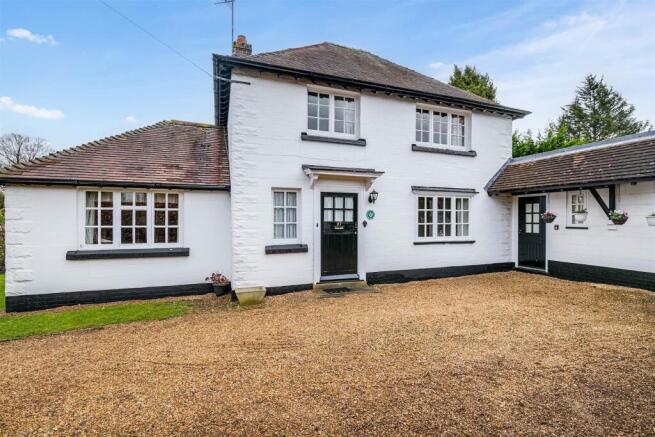 3 bed property, in Baldock Road, £650,000