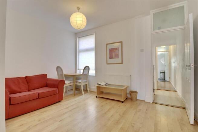 3 bed property, in Harrow Road, £265,000