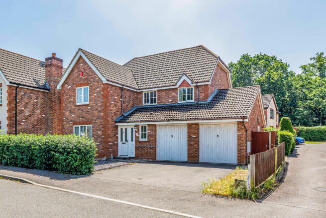 4 bed property, in West End, £575,000