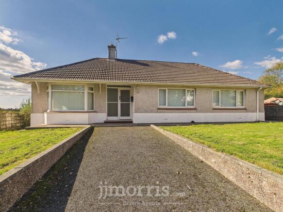 3 bed property, in Crundale, £285,000