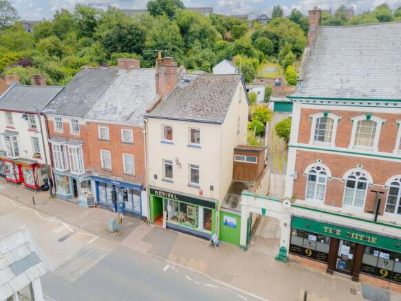 3 bed property, in High Street, £315,000