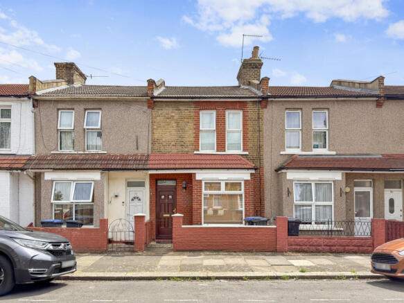2 bed property, in Marsden Road, £440,000