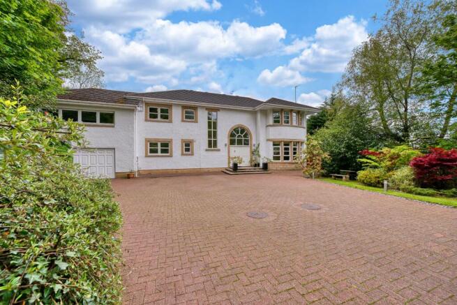 5 bed property, in Capelrig Lane, £1,150,000