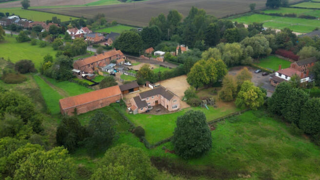 4 bed property, in Floss Farm, £695,000