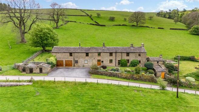 4 bed property, in Lamaload Road, £850,000