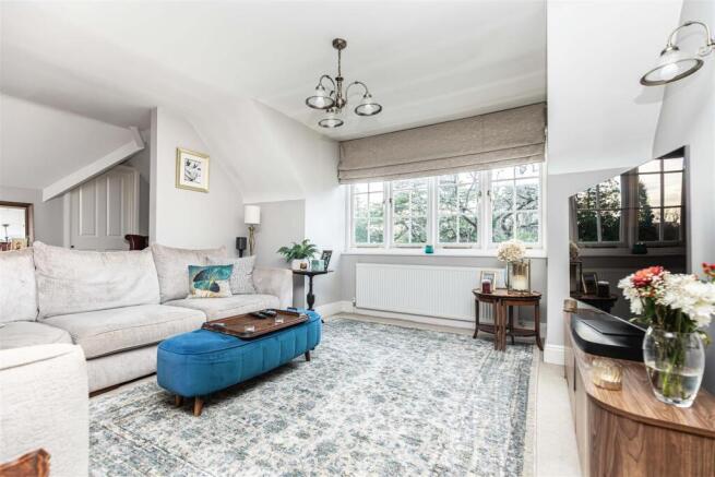 4 bed property, in Mckinley Road, £650,000