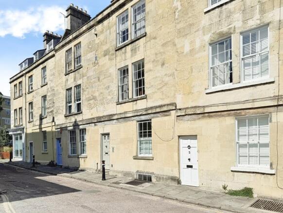 2 bed property, in Weymouth Street, £399,999