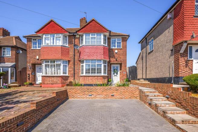 3 bed property, in Oldstead Road, £550,000