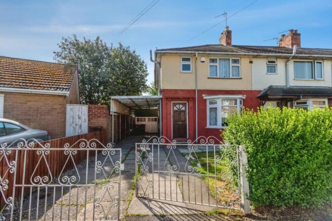 3 bed property, in Lewis Avenue, £200,000