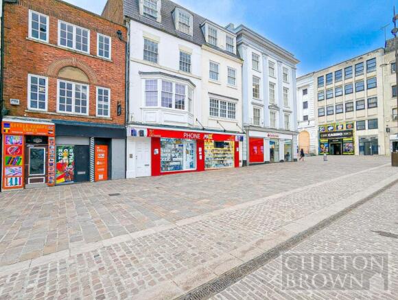 1 bed property, in Market Square, £125,000
