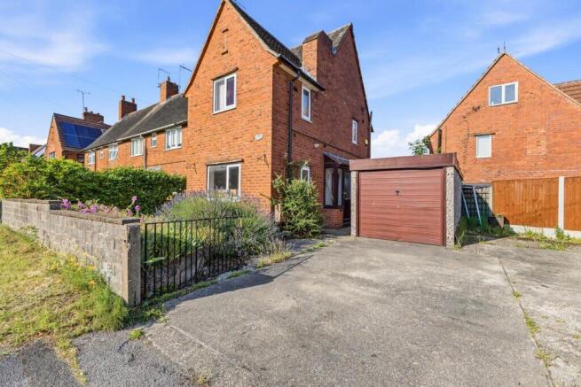 3 bed property, in 1 Seventh Avenue, £125,000