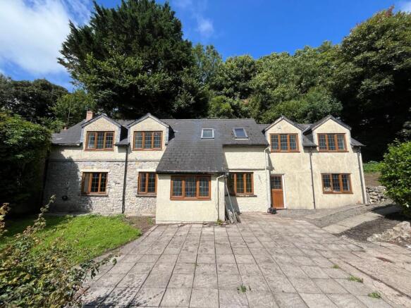 4 bed property, in Cwm House, £750,000