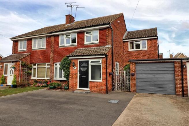 3 bed property, in 18 Rectory Road, £250,000
