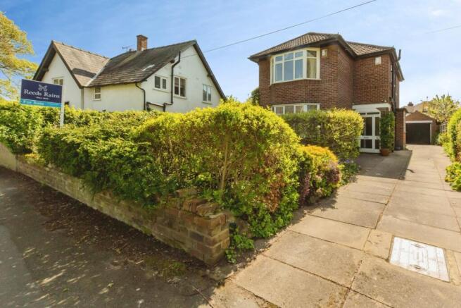 3 bed property, in School Lane, £400,000