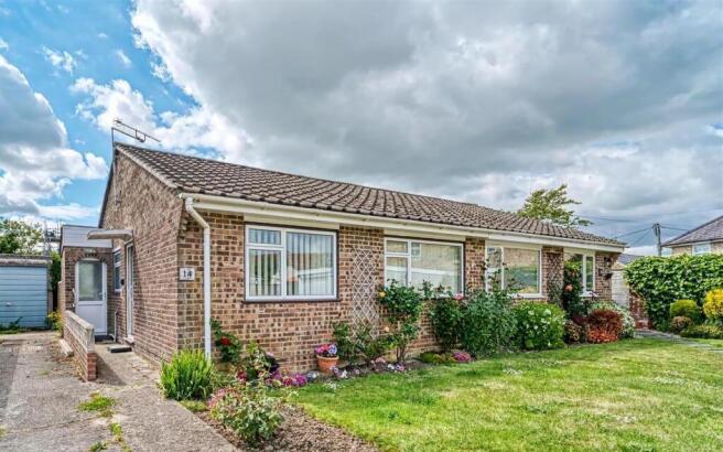 2 bed property, in Avondale Gardens, £225,000