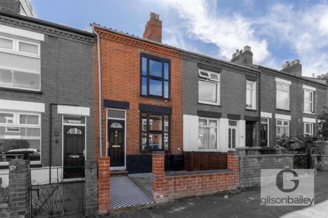 3 bed property, in Eade Road, £240,000