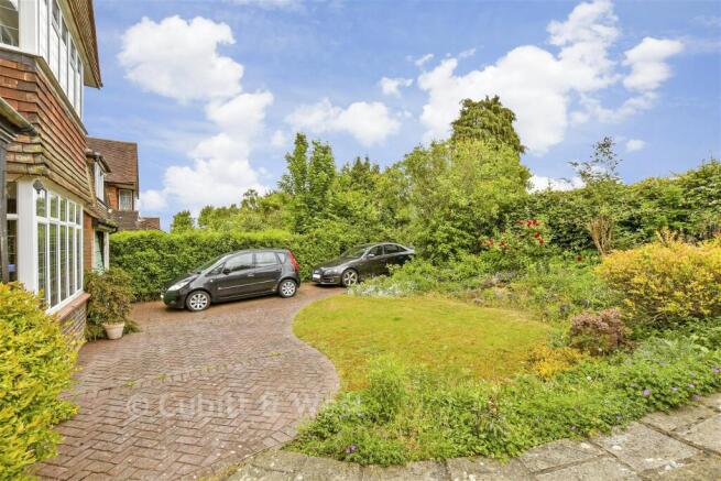 4 bed property, in Beacon Way, £1,000,000