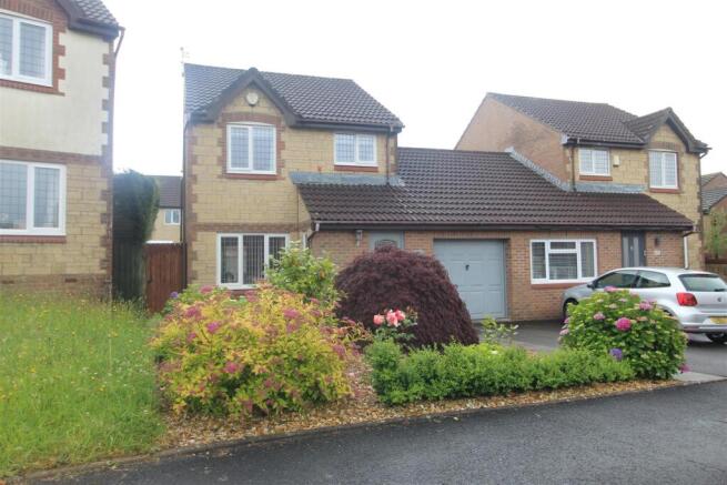 3 bed property, in Cowslip Close, £349,999