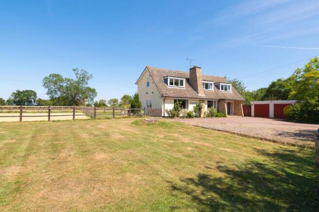 3 bed property, in Renhold Road, £985,000