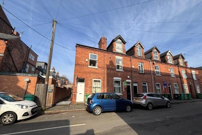 3 bed property, in Mettham Street, £225,000