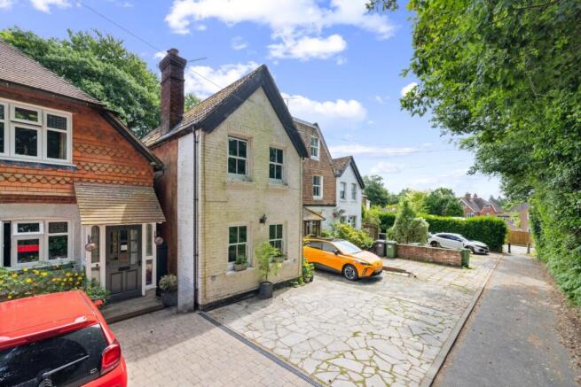 3 bed property, in The Avenue, £475,000