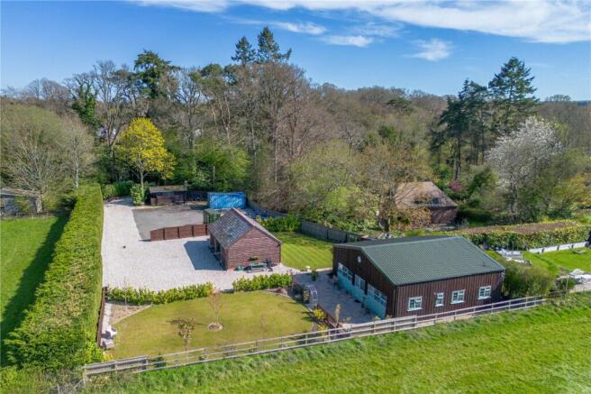 3 bed property, in Enborne, £750,000