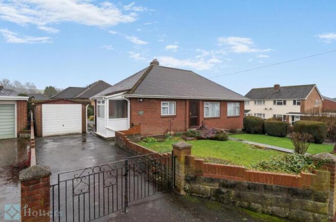 3 bed property, in Parklands, £270,000