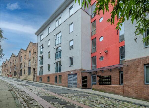 2 bed property, in Hanover Mill, £100,000