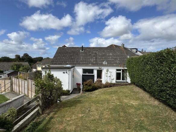 2 bed property, in Midway Drive, £295,000