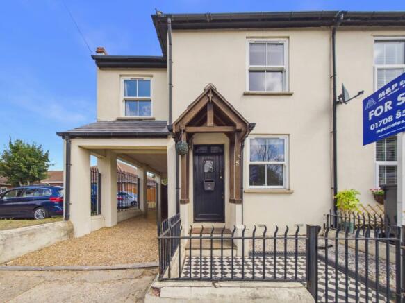 3 bed property, in Mollands Lane, £390,000